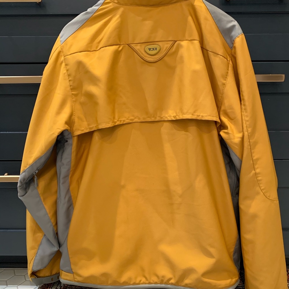 Men’s TUMI travel coat.